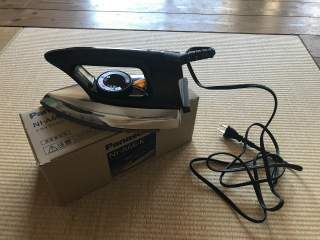 デザインがレトロなドライアイロン